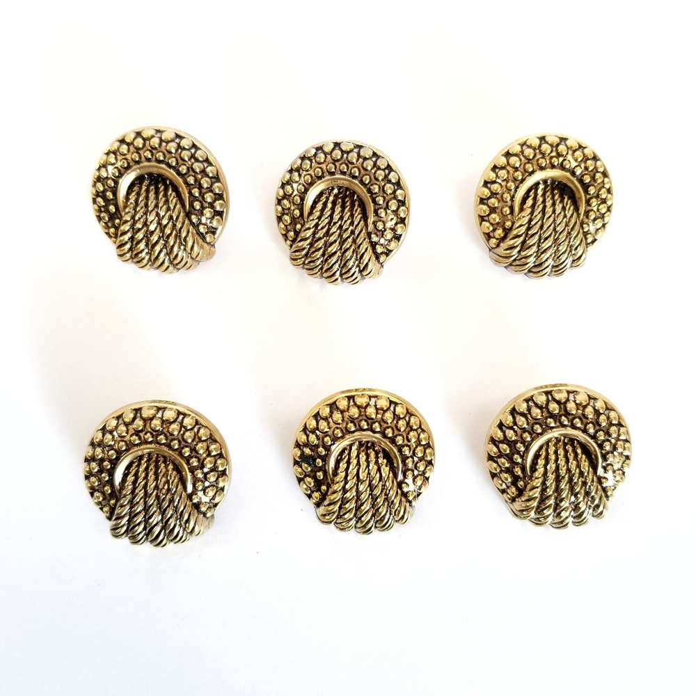 Vintage Buttons 30 Pieces